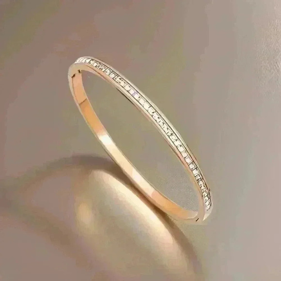 Rose Golden Inlaid Zircon Rhinestones Bangle - Picture 1 of 7